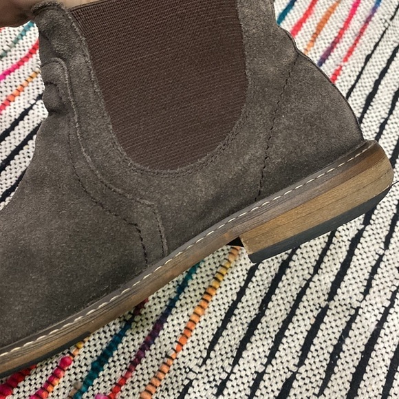 Public Opinion Chelsea Style Boot Size Men’s size 8 Brown Suede main image 12